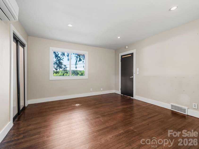 36 Robinwood Avenue, Asheville, NC 28806.  MLS# CAR4381844, YatesRealty ID 25201. 