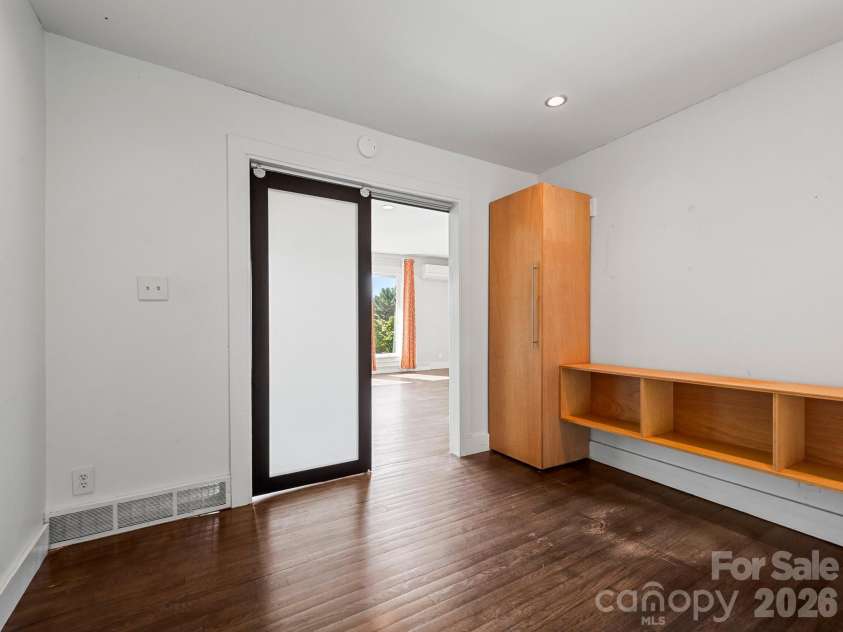 36 Robinwood Avenue, Asheville, NC 28806.  MLS# CAR4381844, YatesRealty ID 25201. 