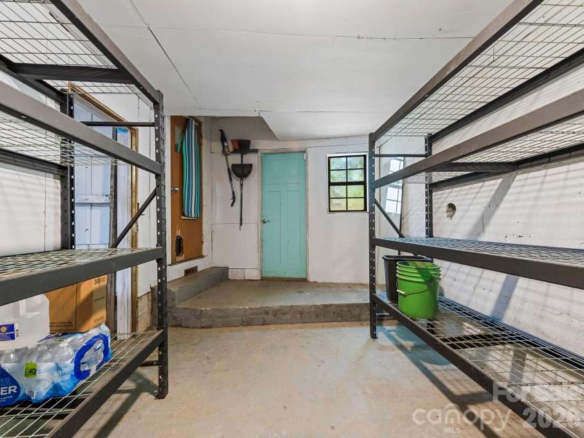 36 Robinwood Avenue, Asheville, NC 28806.  MLS# CAR4381844, YatesRealty ID 25201. 