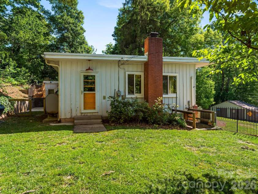 36 Robinwood Avenue, Asheville, NC 28806.  MLS# CAR4381844, YatesRealty ID 25201. 