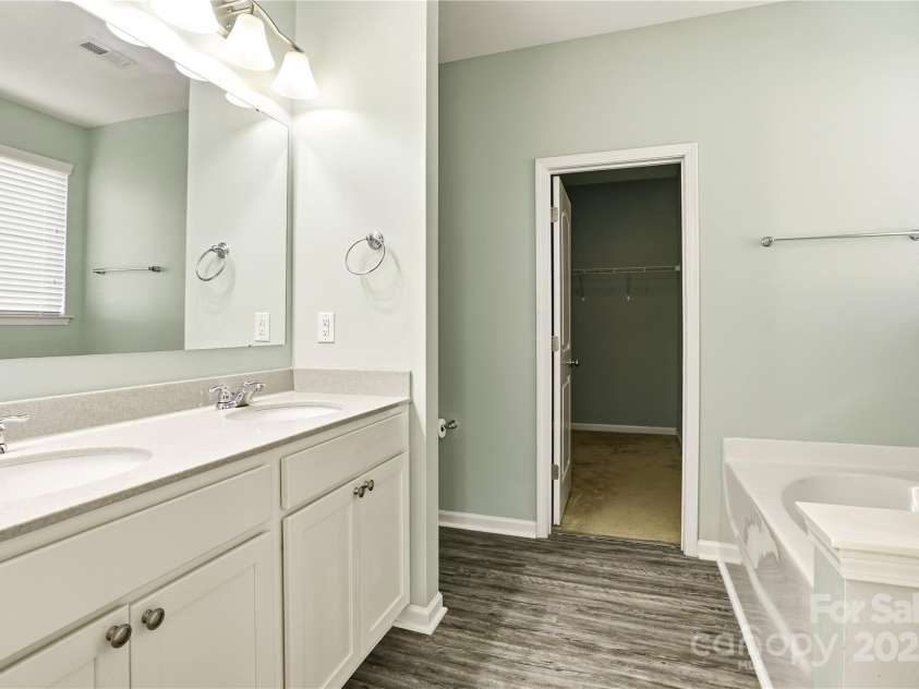 6038 Durango Way, Denver, NC 28037.  MLS# CAR4262979, YatesRealty ID 25201. 