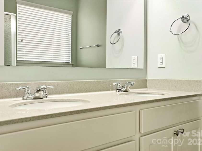 6038 Durango Way, Denver, NC 28037.  MLS# CAR4262979, YatesRealty ID 25201. 