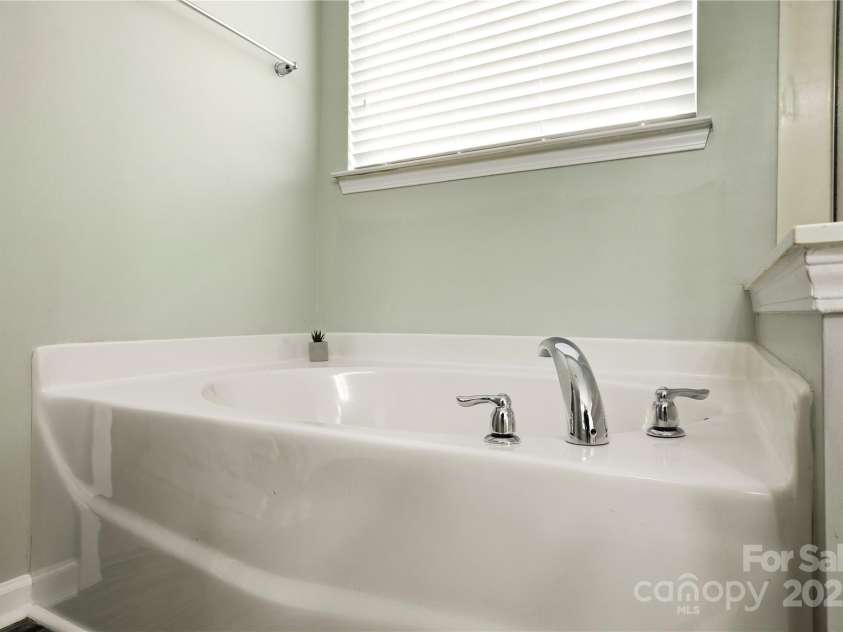 6038 Durango Way, Denver, NC 28037.  MLS# CAR4262979, YatesRealty ID 25201. 