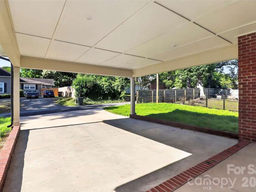 120 Crawford Street, Monroe, NC 28112.  MLS# CAR4382941, YatesRealty ID 25202. 