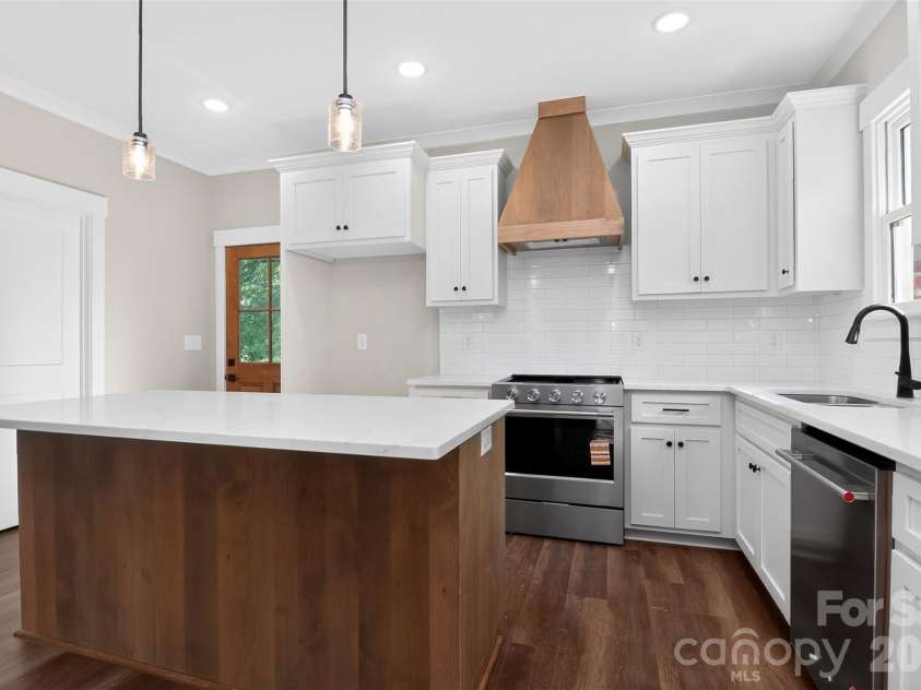 120 Crawford Street, Monroe, NC 28112.  MLS# CAR4382941, YatesRealty ID 25202. 