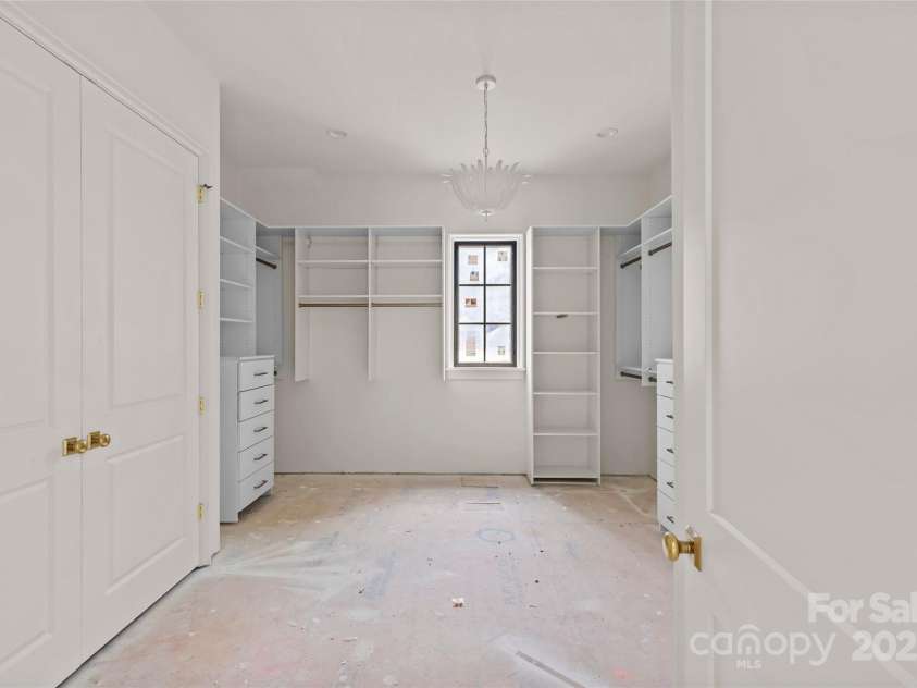 1321 Ferncliff Road, Charlotte, NC 28211.  MLS# CAR4268278, YatesRealty ID 25204. 