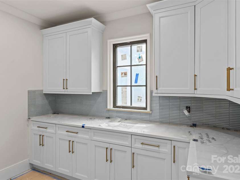 1321 Ferncliff Road, Charlotte, NC 28211.  MLS# CAR4268278, YatesRealty ID 25204. 