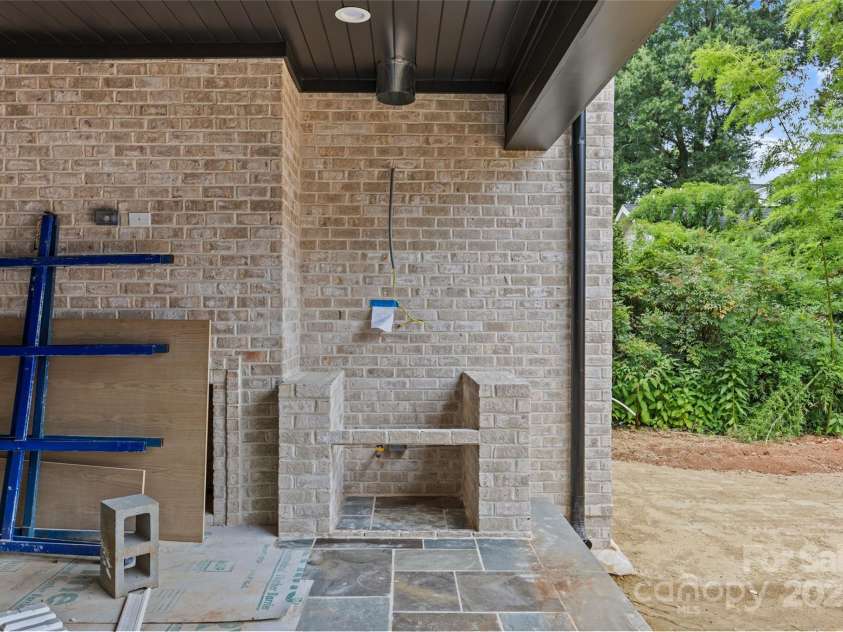 1321 Ferncliff Road, Charlotte, NC 28211.  MLS# CAR4268278, YatesRealty ID 25204. 