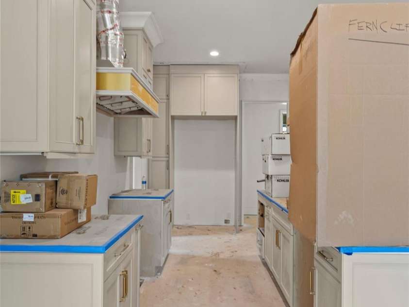 1321 Ferncliff Road, Charlotte, NC 28211.  MLS# CAR4268278, YatesRealty ID 25204. 