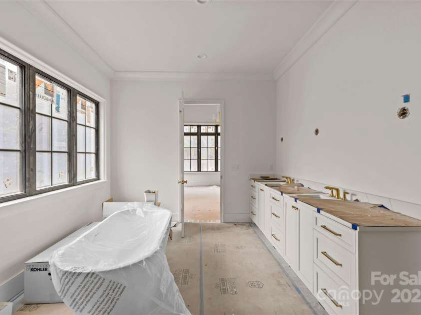 1321 Ferncliff Road, Charlotte, NC 28211.  MLS# CAR4268278, YatesRealty ID 25204. 