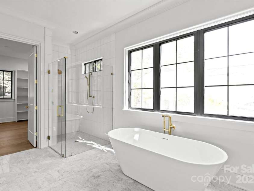 1321 Ferncliff Road, Charlotte, NC 28211.  MLS# CAR4302837, YatesRealty ID 25204. 