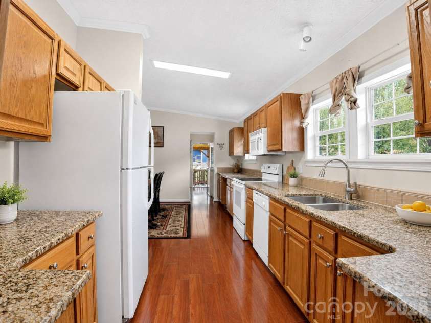 22 Brookfield Lane, Old Fort, NC 28762.  MLS# CAR4362830, YatesRealty ID 25205. Ample counter space
