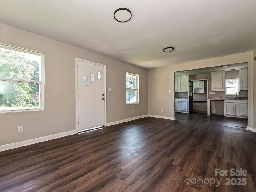 6225 Macon Street, Charlotte, NC 28208.  MLS# CAR4265765, YatesRealty ID 25205. 