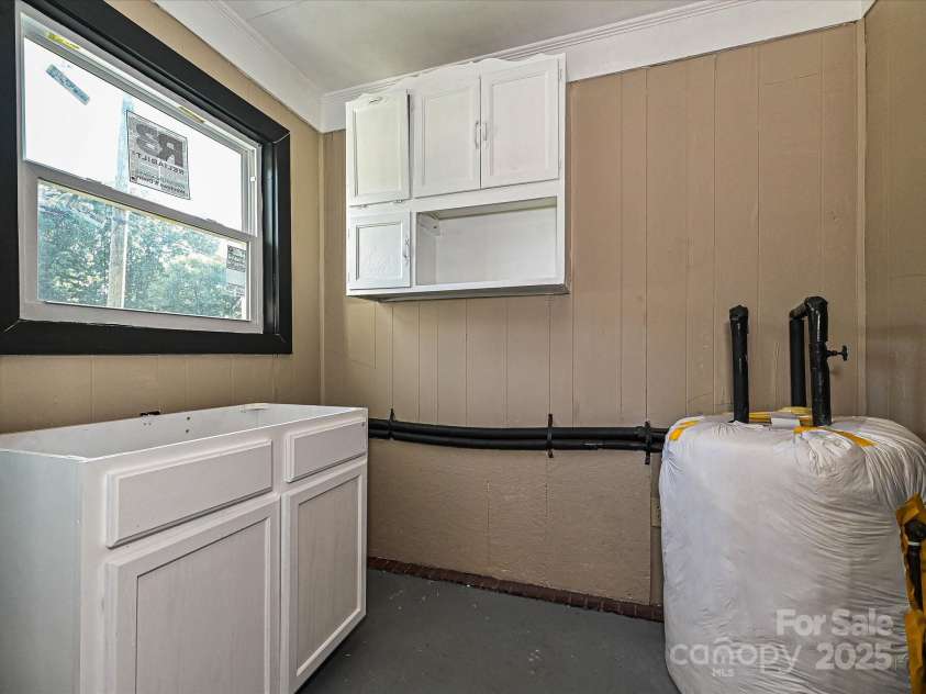 6225 Macon Street, Charlotte, NC 28208.  MLS# CAR4265765, YatesRealty ID 25205. 