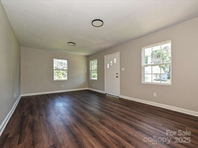 6225 Macon Street, Charlotte, NC 28208.  MLS# CAR4265765, YatesRealty ID 25205. 