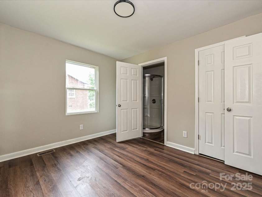 6225 Macon Street, Charlotte, NC 28208.  MLS# CAR4265765, YatesRealty ID 25205. 