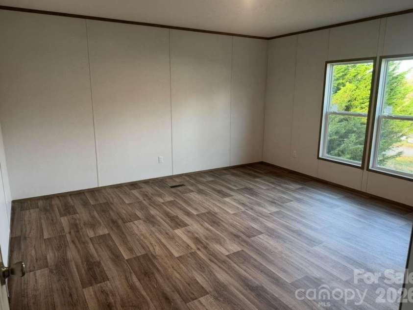 3007 Michelle Drive, Newton, NC 28658.  MLS# CAR4359798, YatesRealty ID 25206. 