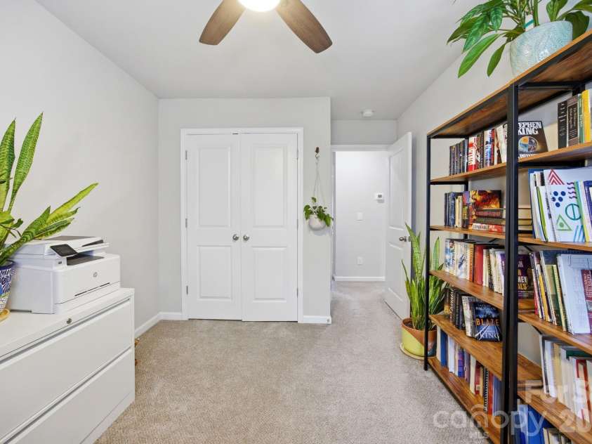 10041 Brittondale Lane, Charlotte, NC 28215.  MLS# CAR4366310, YatesRealty ID 25207. 