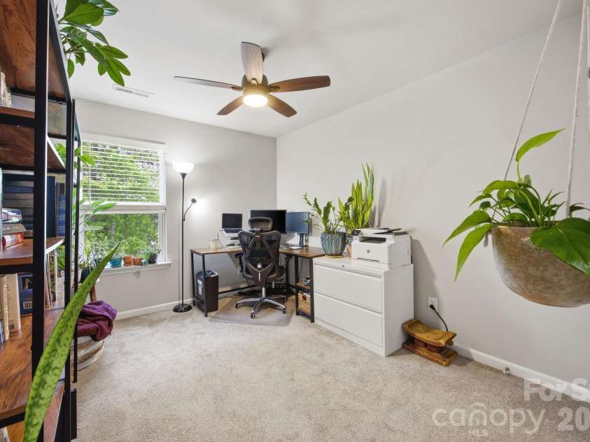 10041 Brittondale Lane, Charlotte, NC 28215.  MLS# CAR4366310, YatesRealty ID 25207. 
