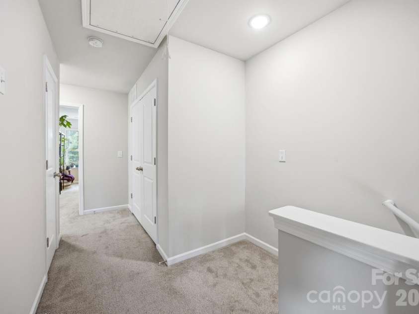 10041 Brittondale Lane, Charlotte, NC 28215.  MLS# CAR4366310, YatesRealty ID 25207. 