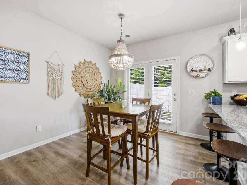 10041 Brittondale Lane, Charlotte, NC 28215.  MLS# CAR4366310, YatesRealty ID 25207. 