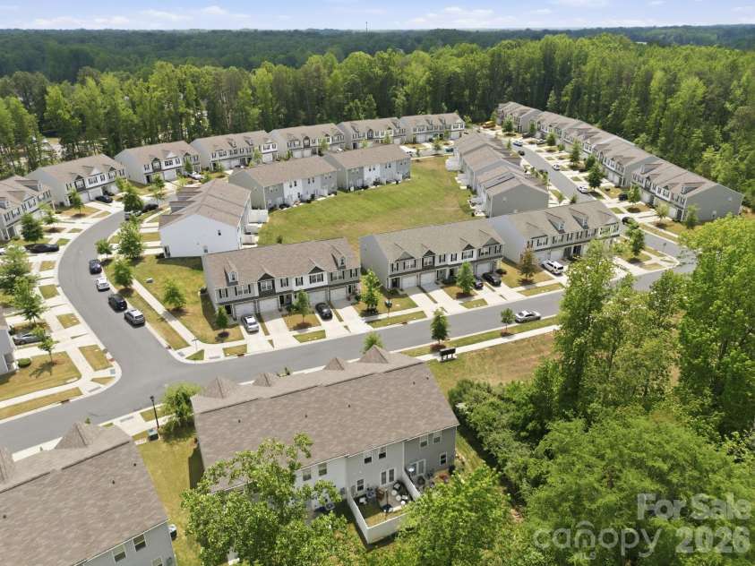 10041 Brittondale Lane, Charlotte, NC 28215.  MLS# CAR4366310, YatesRealty ID 25207. 