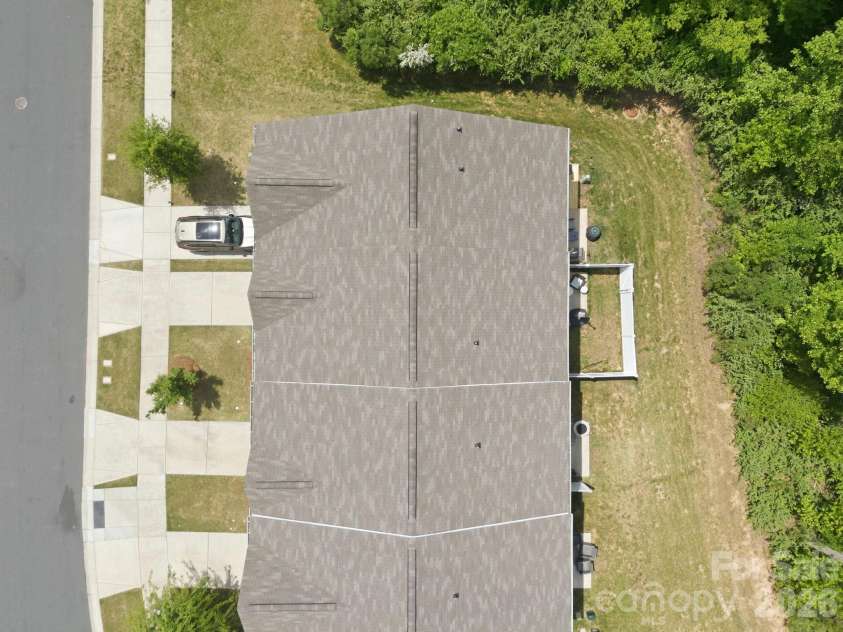 10041 Brittondale Lane, Charlotte, NC 28215.  MLS# CAR4366310, YatesRealty ID 25207. 