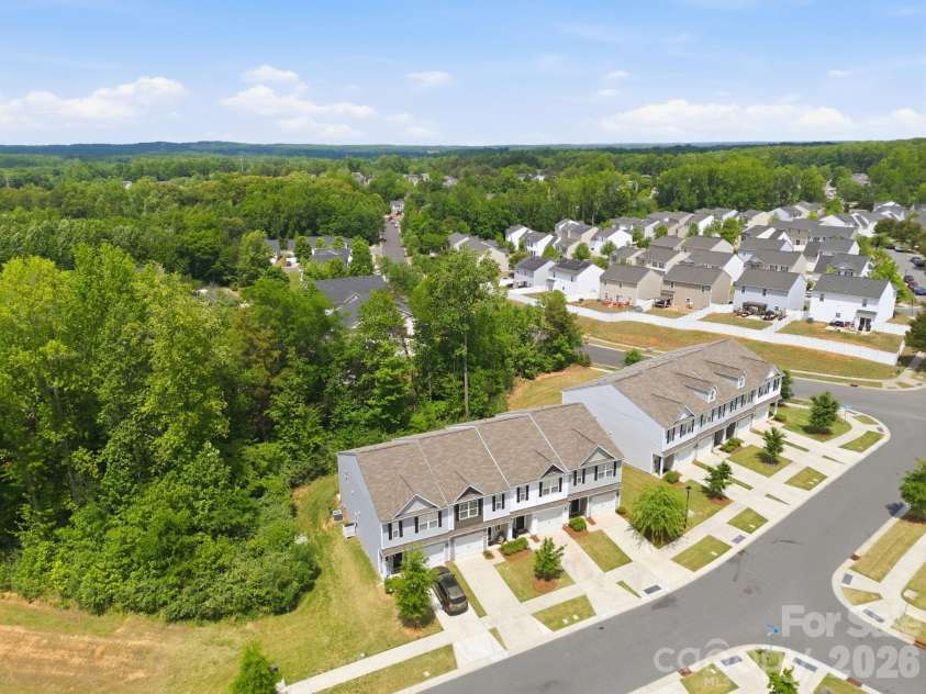 10041 Brittondale Lane, Charlotte, NC 28215.  MLS# CAR4366310, YatesRealty ID 25207. 