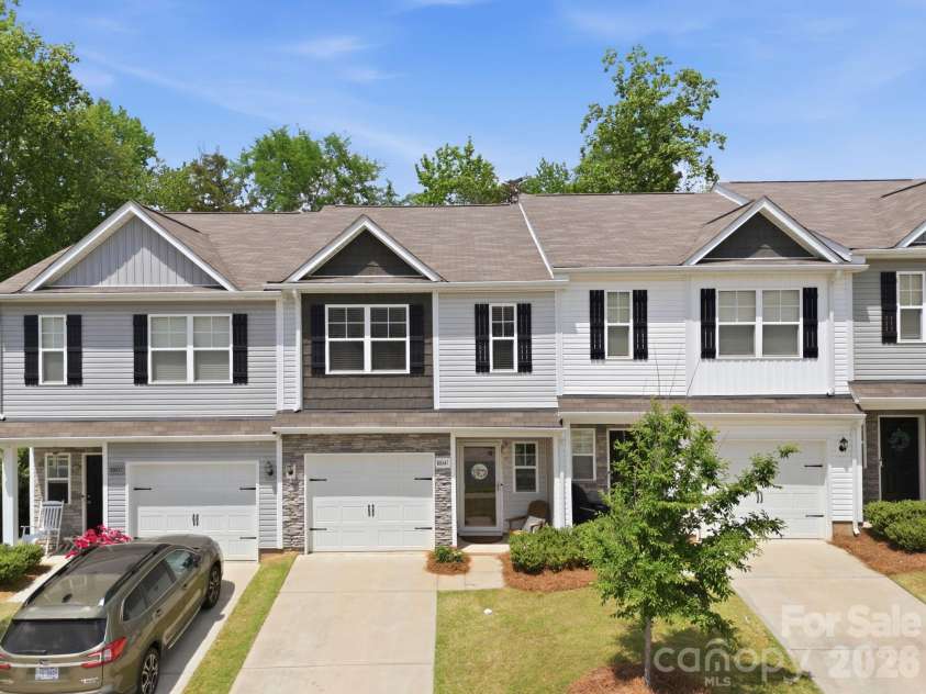 10041 Brittondale Lane, Charlotte, NC 28215.  MLS# CAR4366310, YatesRealty ID 25207. 
