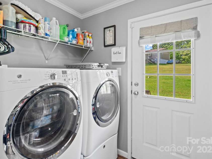 32 Bishop Lane, Flat Rock, NC 28731.  MLS# CAR4271827, YatesRealty ID 25209. 