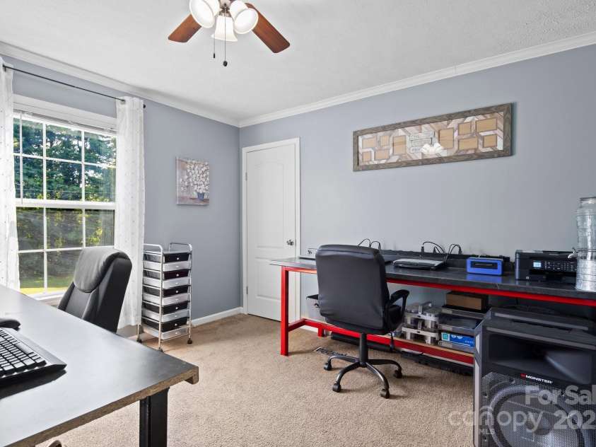 32 Bishop Lane, Flat Rock, NC 28731.  MLS# CAR4271827, YatesRealty ID 25209. 