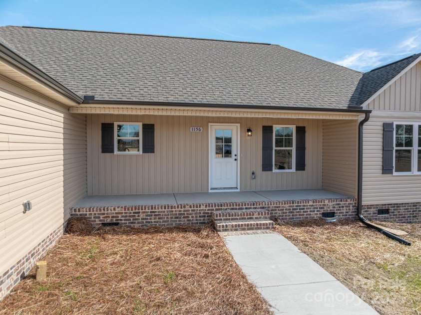 1156 Walker Branch Road, Lincolnton, NC 28092.  MLS# CAR4312152, YatesRealty ID 2521. Front Porch