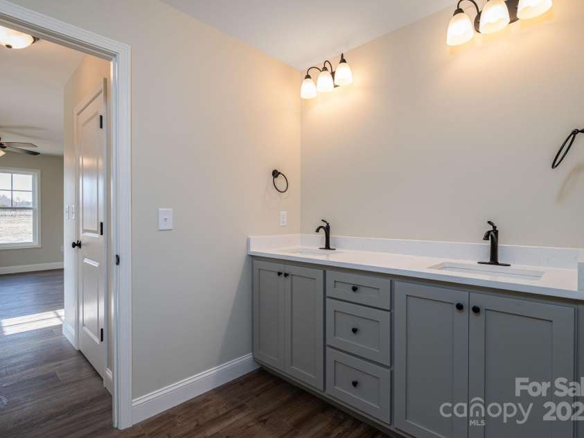 1156 Walker Branch Road, Lincolnton, NC 28092.  MLS# CAR4312152, YatesRealty ID 2521. Primary Bath