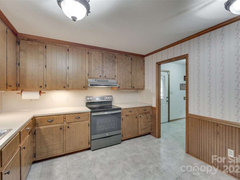 5530 Carter Court, Rock Hill, SC 29732.  MLS# CAR4277770, YatesRealty ID 25210. Kitchen