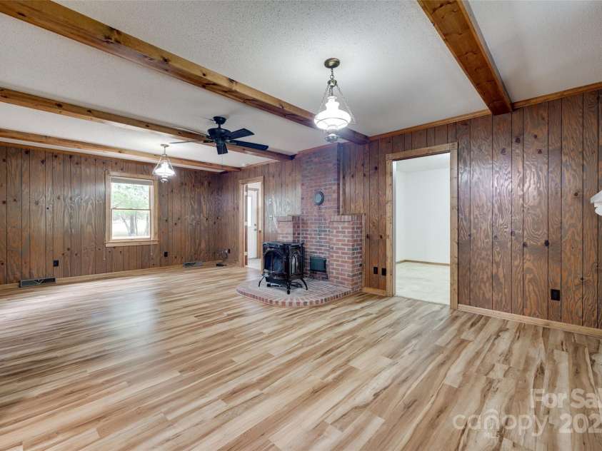 5530 Carter Court, Rock Hill, SC 29732.  MLS# CAR4277770, YatesRealty ID 25210. Livingroom