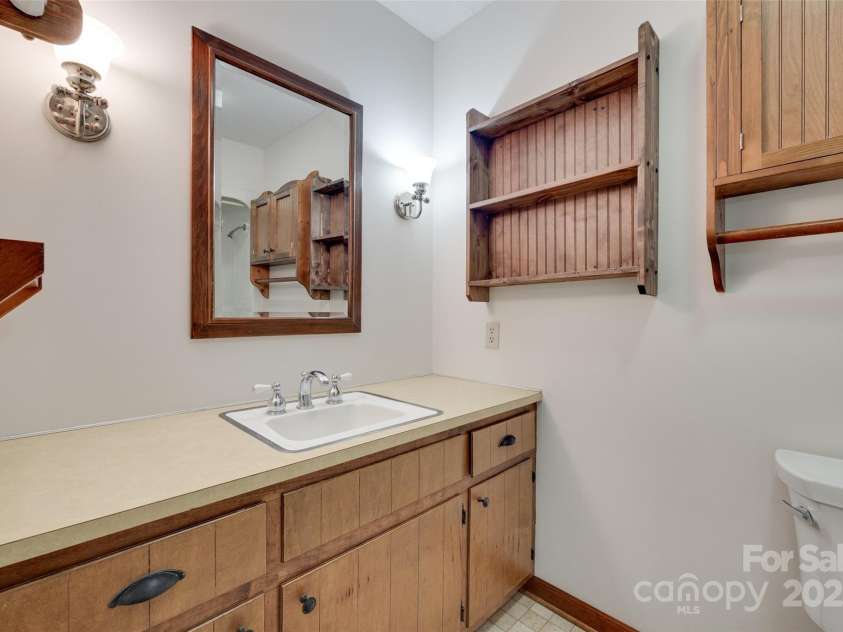 5530 Carter Court, Rock Hill, SC 29732.  MLS# CAR4277770, YatesRealty ID 25210. Primary Bath