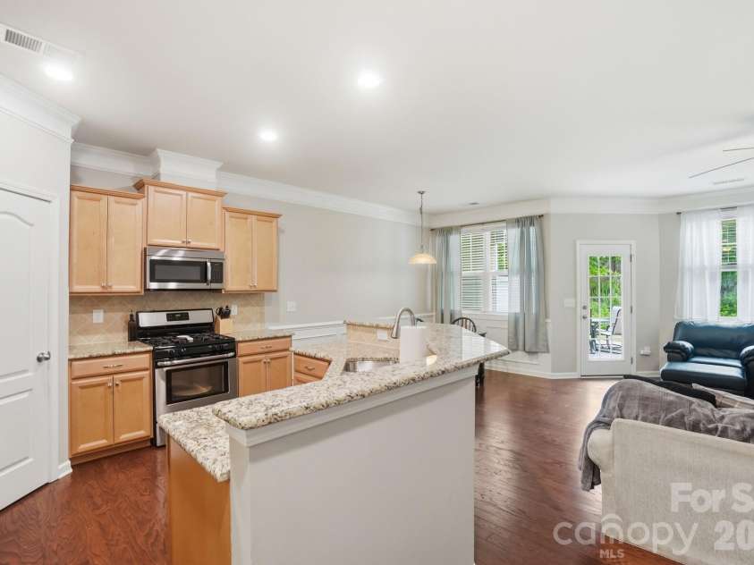 2748 Sawbridge Lane, Gastonia, NC 28056.  MLS# CAR4381713, YatesRealty ID 25214. Kitchen