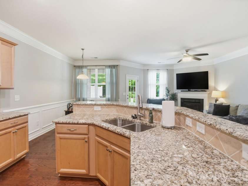 2748 Sawbridge Lane, Gastonia, NC 28056.  MLS# CAR4381713, YatesRealty ID 25214. Kitchen