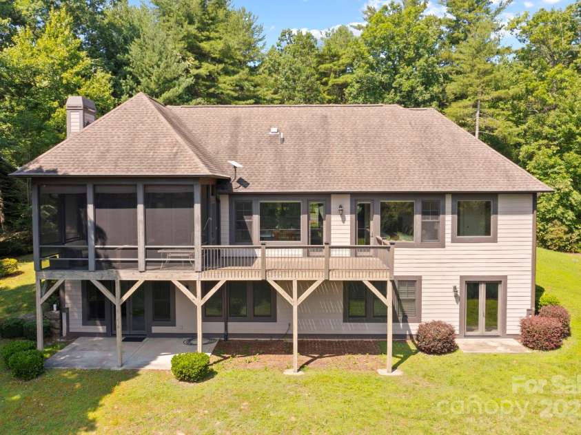 99 Macedonia Drive, Saluda, NC 28773.  MLS# CAR4279725, YatesRealty ID 25214. 