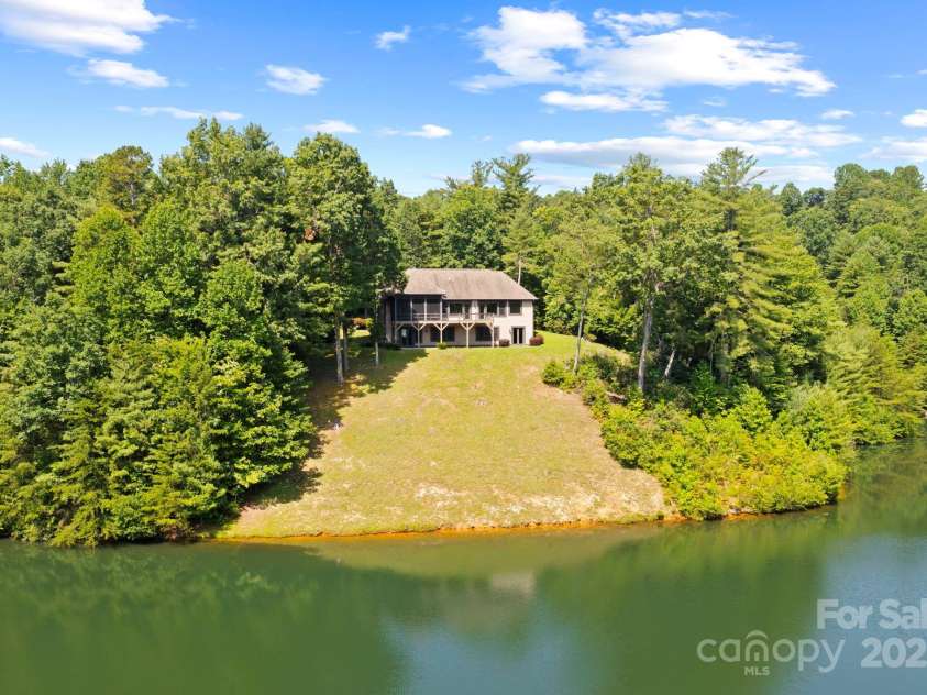 99 Macedonia Drive, Saluda, NC 28773.  MLS# CAR4279725, YatesRealty ID 25214. 