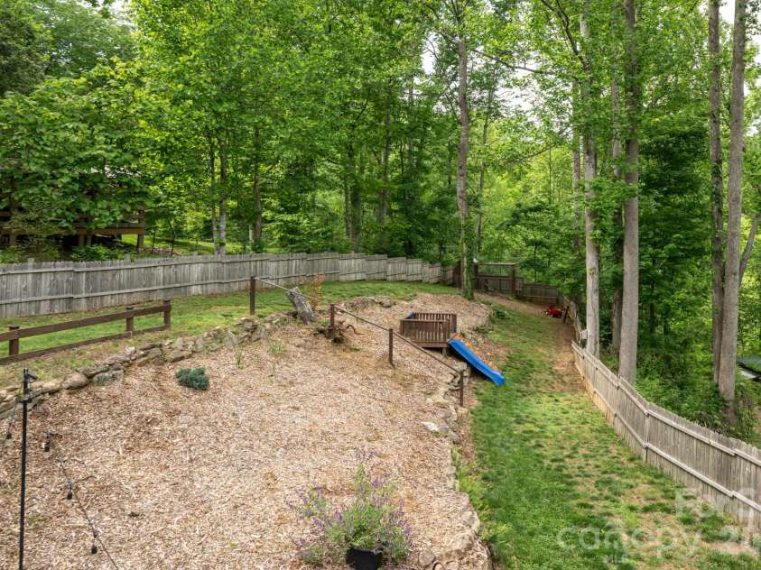 10 Terrapin Trail, Flat Rock, NC 28731.  MLS# CAR4381430, YatesRealty ID 25215. Fully fenced back yard