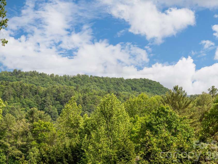 10 Terrapin Trail, Flat Rock, NC 28731.  MLS# CAR4381430, YatesRealty ID 25215. Gorgeous mountain views
