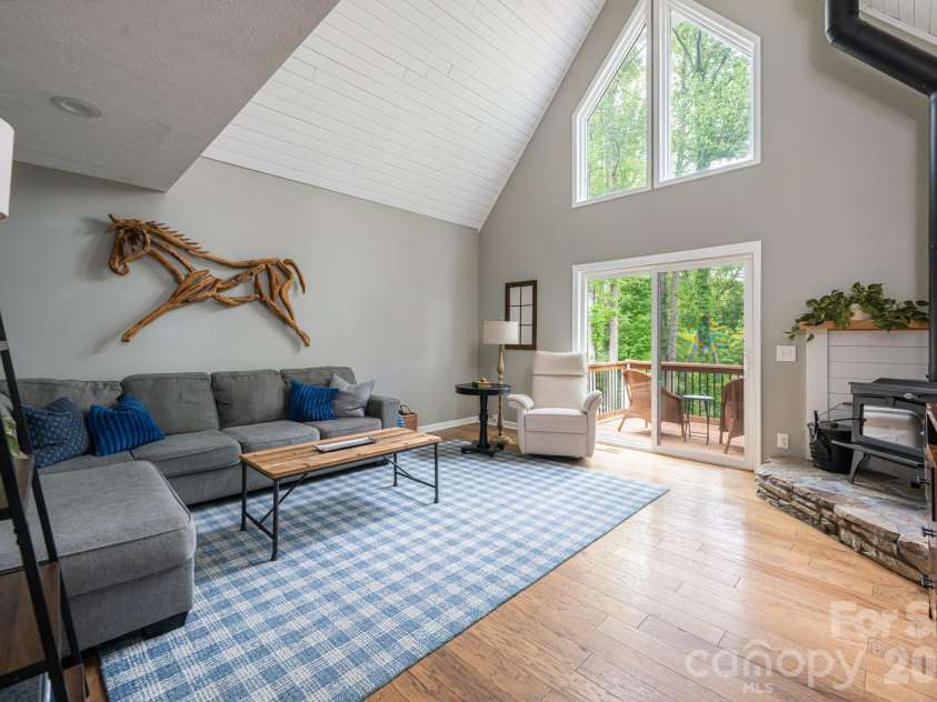 10 Terrapin Trail, Flat Rock, NC 28731.  MLS# CAR4381430, YatesRealty ID 25215. Gorgous windows bring in tons of natural light