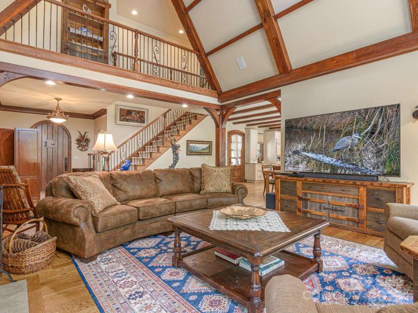 176 Valley Springs Road, Asheville, NC 28803.  MLS# CAR4277754, YatesRealty ID 25216. Grand Living - Architectural Details