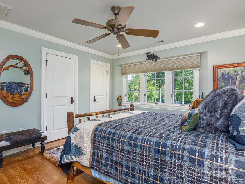 176 Valley Springs Road, Asheville, NC 28803.  MLS# CAR4277754, YatesRealty ID 25216. Relaxing Room for Guests