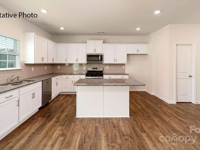 9223 Poquoson Drive, Gastonia, NC 28056.  MLS# CAR4278517, YatesRealty ID 25217. 