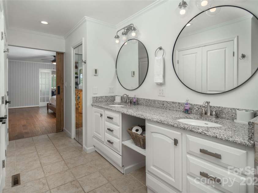 1648 Skyland Drive, Seven Devils, NC 28604.  MLS# CAR4279133, YatesRealty ID 25218. 