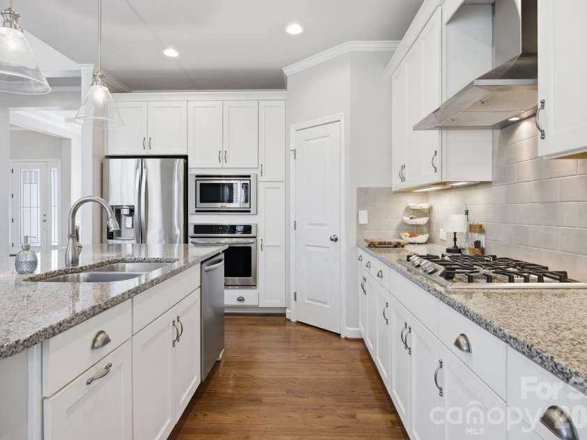 4198 Abernathy Place, Harrisburg, NC 28075.  MLS# CAR4378263, YatesRealty ID 25218. Kitchen