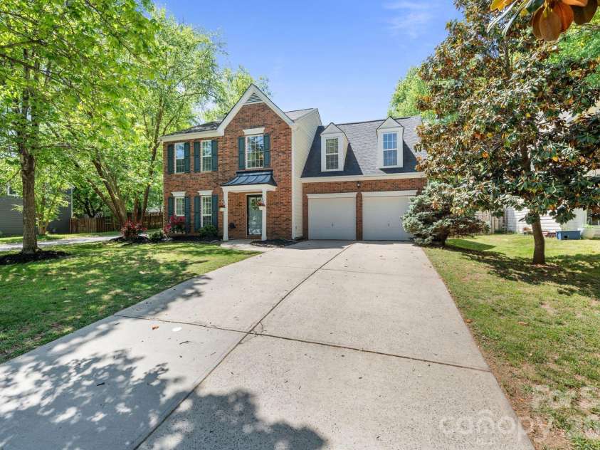 8015 Leisure Lane, Huntersville, NC 28078.  MLS# CAR4374614, YatesRealty ID 25219. 