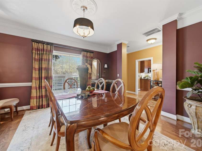 4410 1st Street Drive, Hickory, NC 28601.  MLS# CAR4318424, YatesRealty ID 2522. 